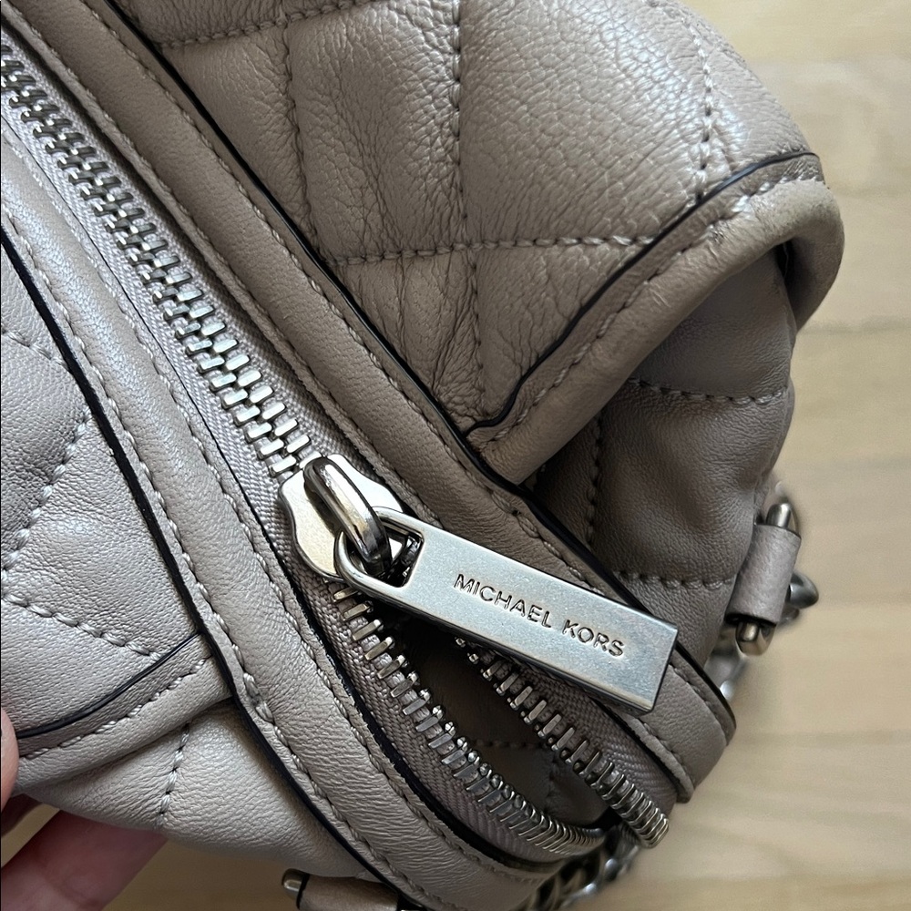 Michael Kors Quilted Shoulder Bag in Taupe Leather - Picture 6 of 9